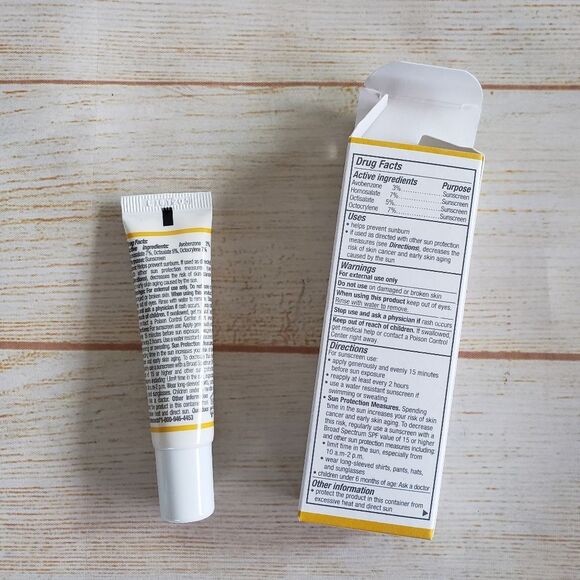 Kiehl's Better Sun Screen UV Serum SPF 50+ Collagen Peptide 0.5 fl. oz - Picture 6 of 8